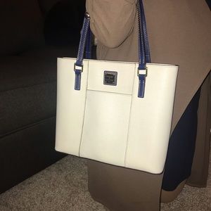 Dooney & Bourke white shoulder bag
